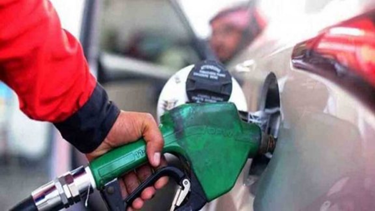 Will petrol, diesel prices be slashed amid cheaper crude? Here's what Oil Ministry official has to say