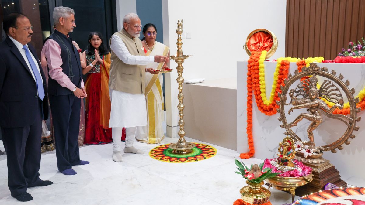 PM Modi inaugurates new Chancery of the High Commission of India in Bandar Seri Begawan | WATCH