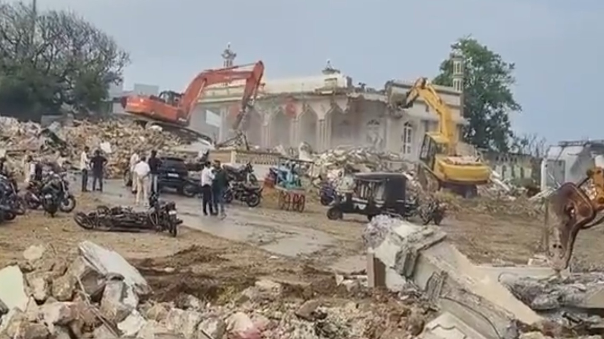 Gujarat govt takes bulldozer action on 'illegal constructions' in Somnath, security ramped up | VIDEO – India TV