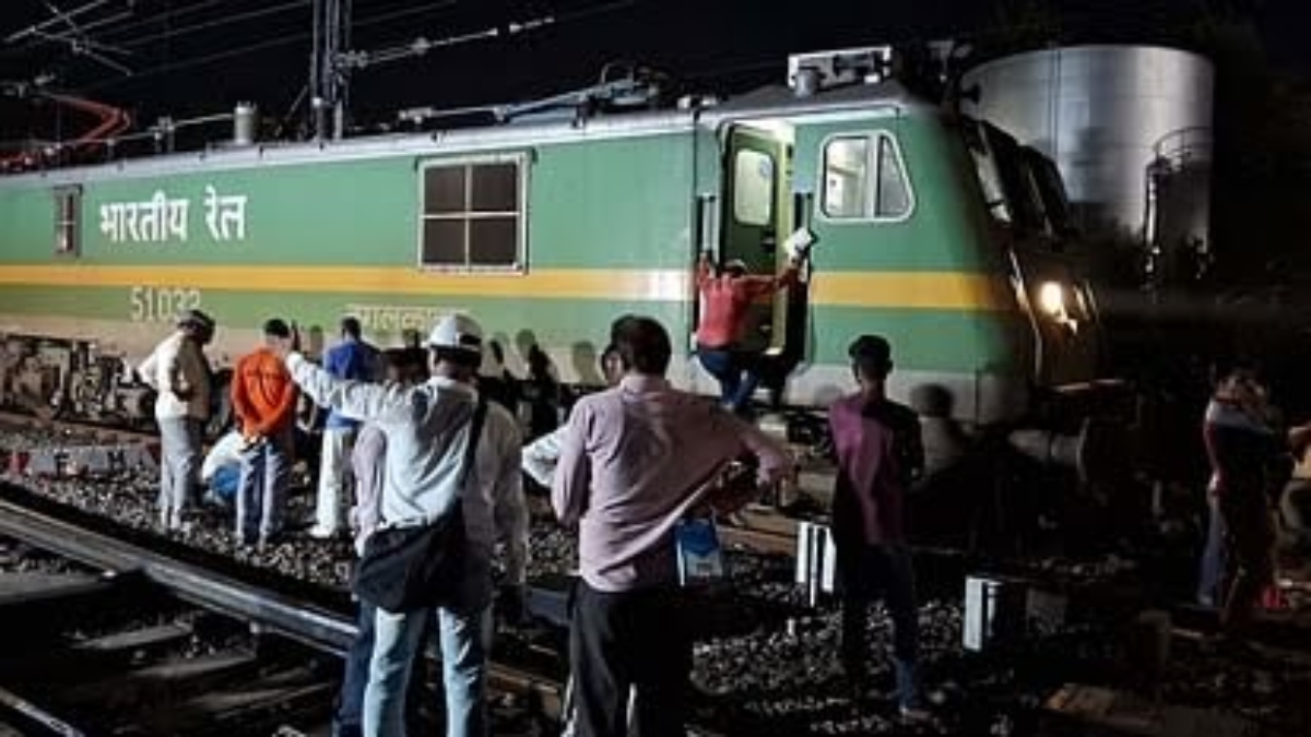 Bihar: Train engine derails near Muzaffarpur railway station, no casualties reported