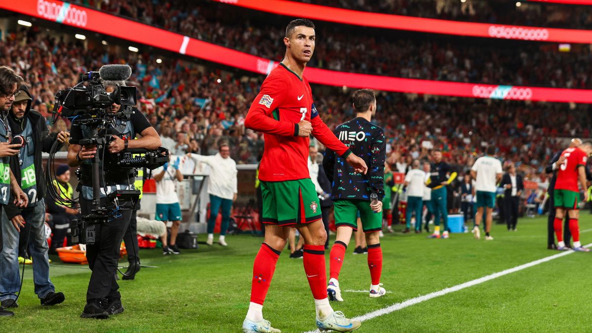 Cristiano Ronaldo creates history on social media, crosses 1 billion followers