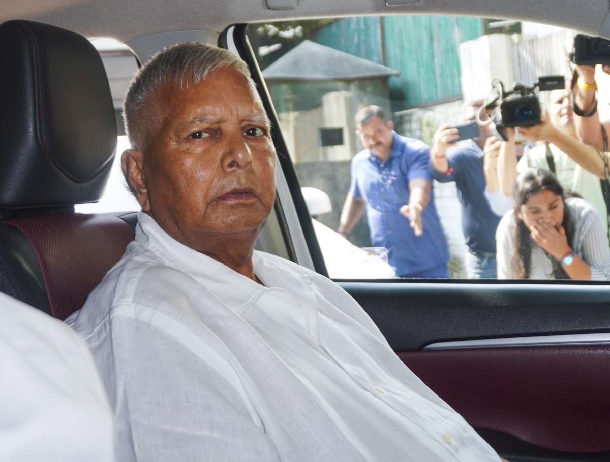 Lalu Prasad takes vulgar jibe at Nitish Kumar's women's rally: 'Nain sekhne jaa rahe hain'