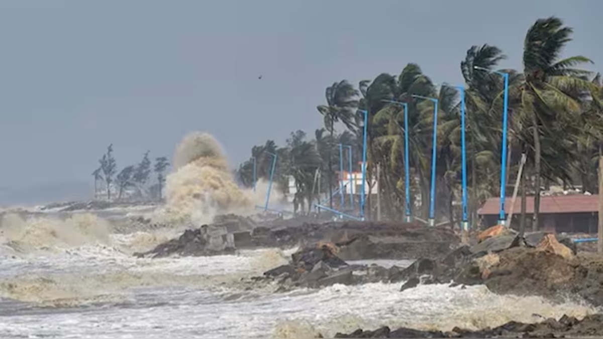 Cyclone 'Dana' Set to Make Landfall on Odisha Coast, NDRF Deploys 56 Teams in Five States