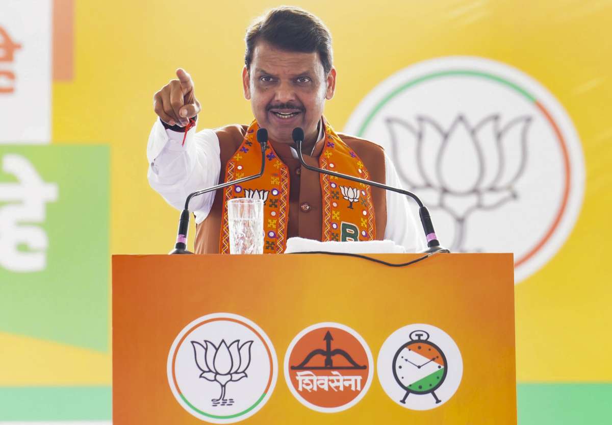 'This has been country's history, nothing wrong in it': Fadnavis backs Yogi's 'Batenge toh Katenge' slogan