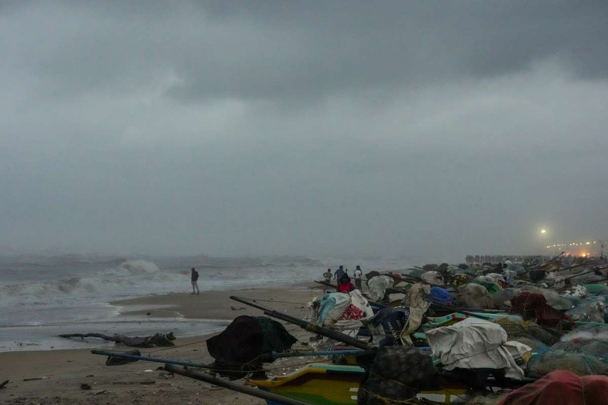 Cyclone Fengal makes landfall amid heavy rains in Tamil Nadu, Puducherry, Chennai airport shut | DETAILS