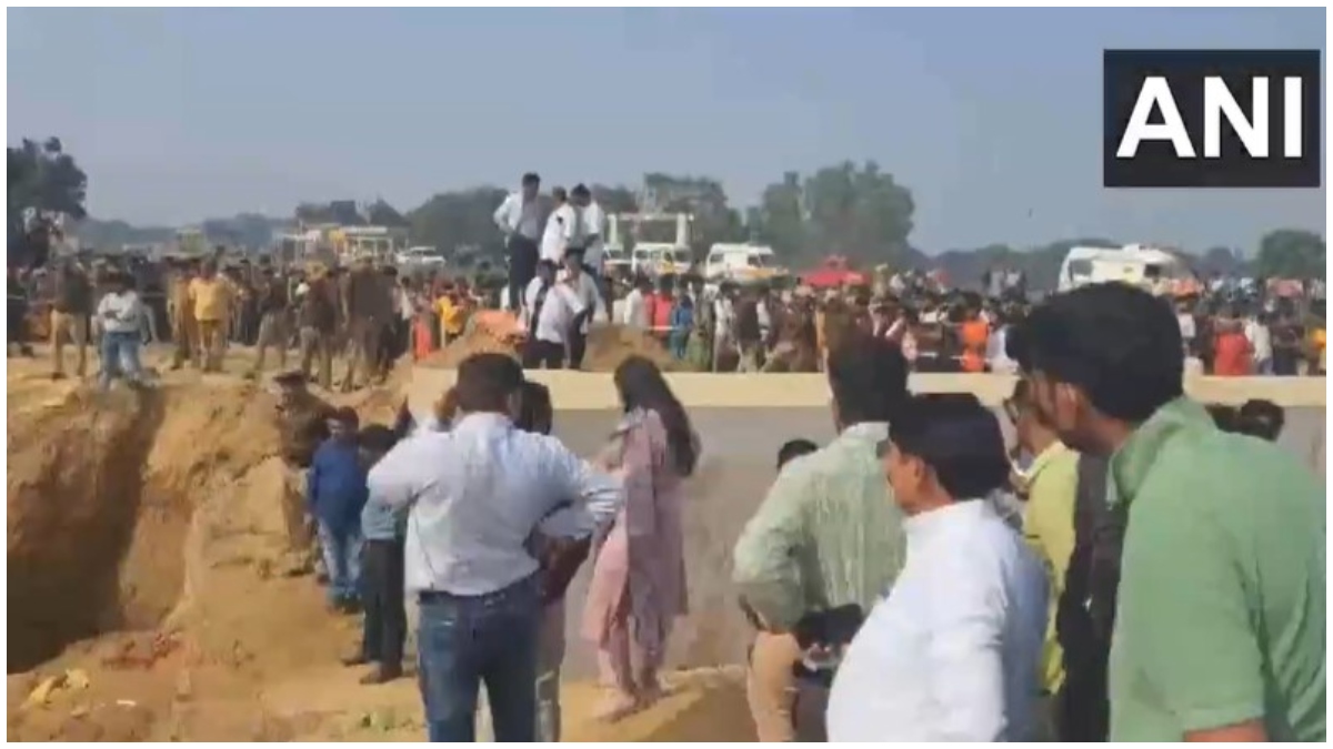 Women trapped as soil mound collapse in Kasganj, CM Yogi Adityanath takes cognisance