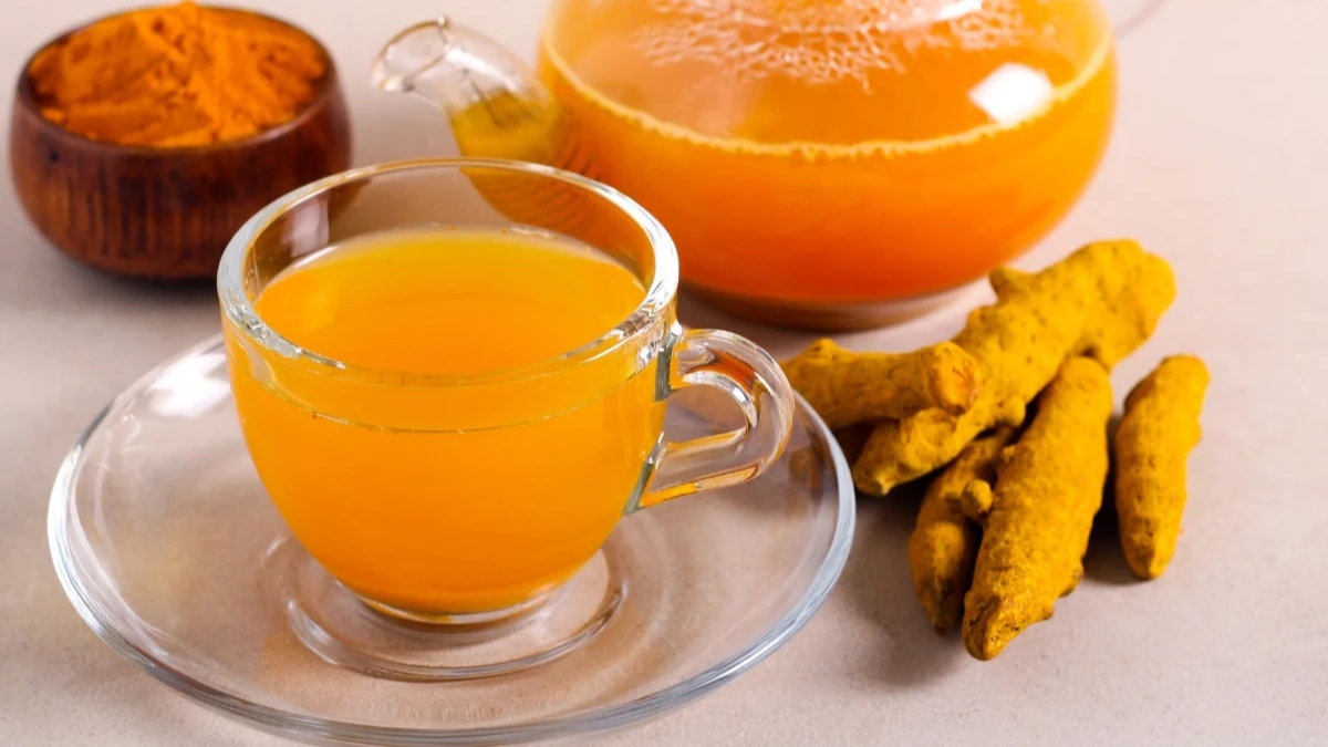 Drinking Turmeric Water on an empty stomach in the morning is boon for health, know its health benefits