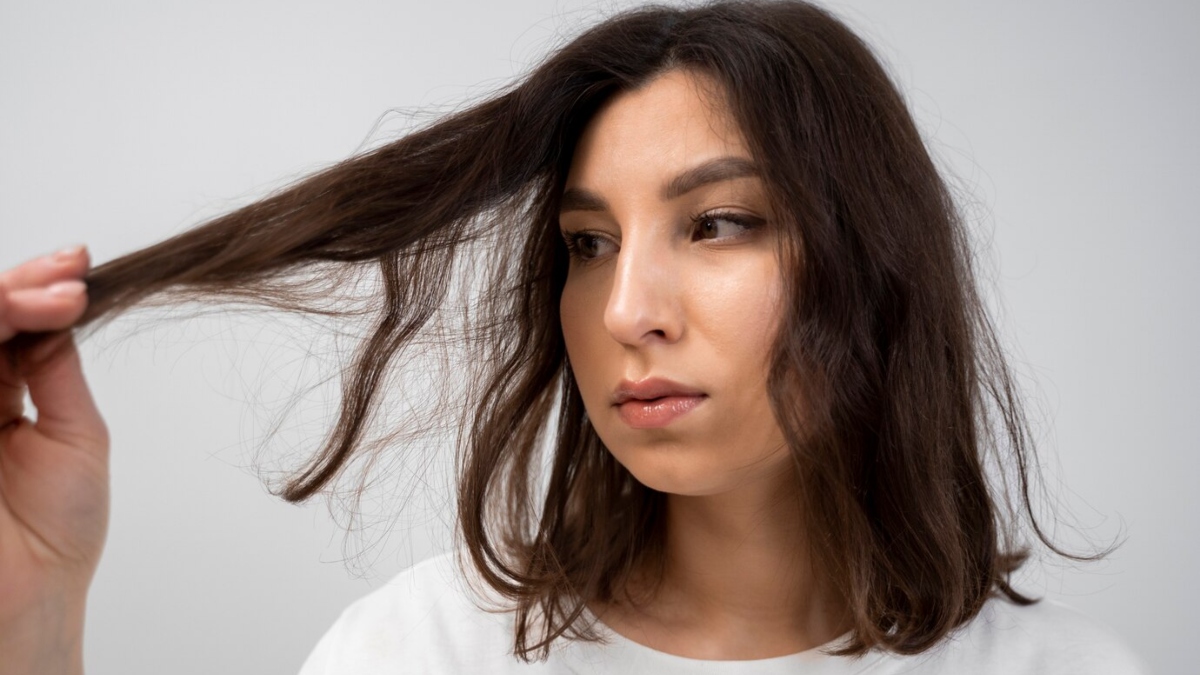 Dealing with frizzy hair? Follow THESE simple tips during winter to tame dry hair