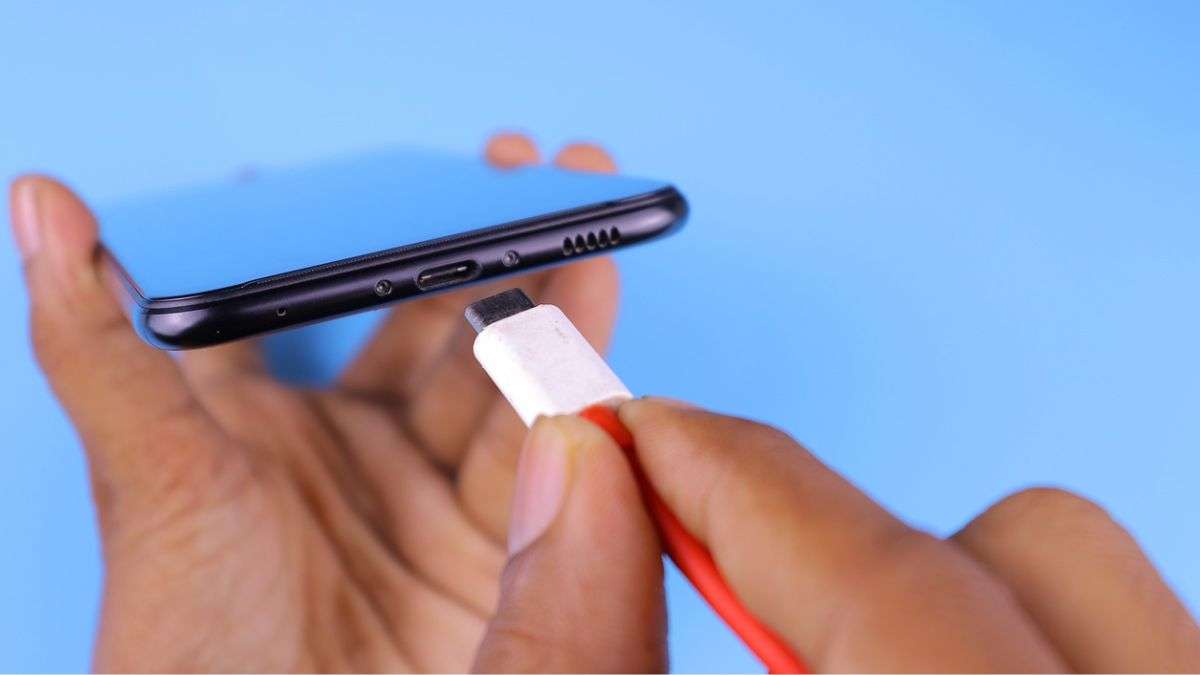 Fake versus Original mobile chargers: Easy ways to spot the difference and Check expiry date