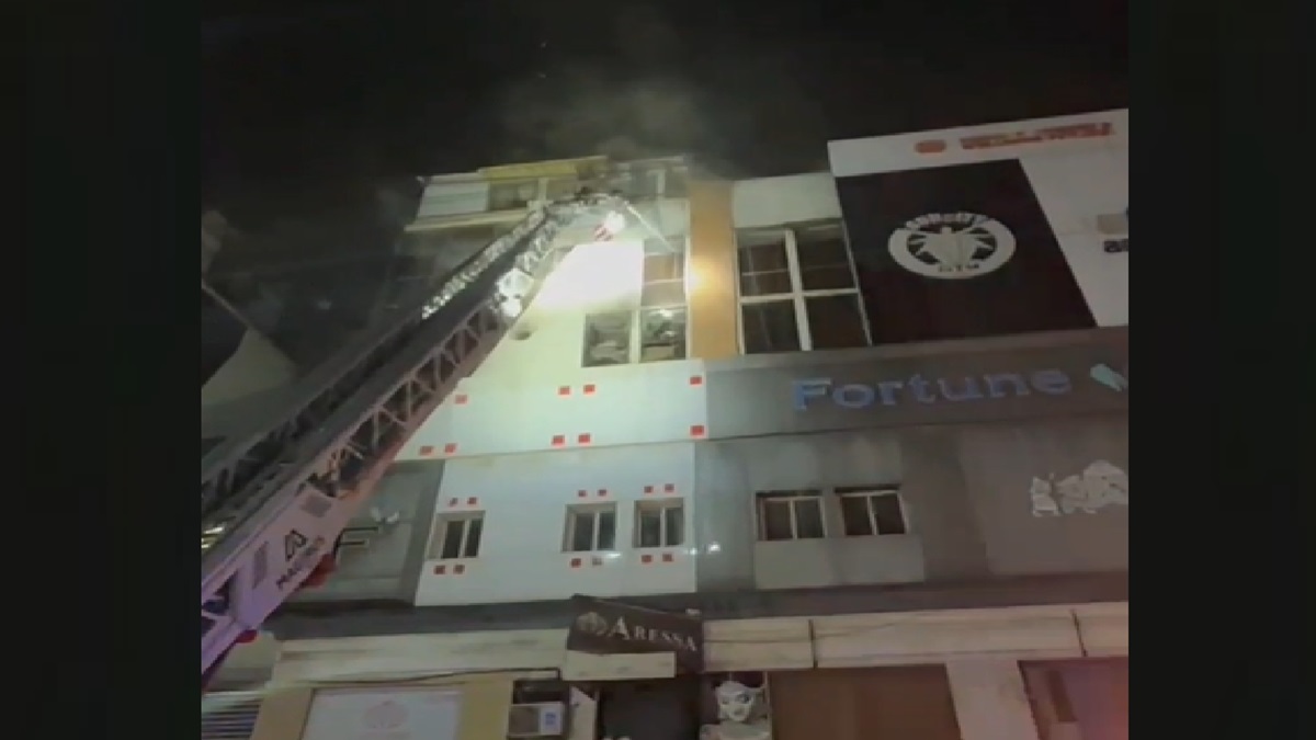 Gujarat: Fire breaks out at Fortune Mall in Surat, two women dead | VIDEO