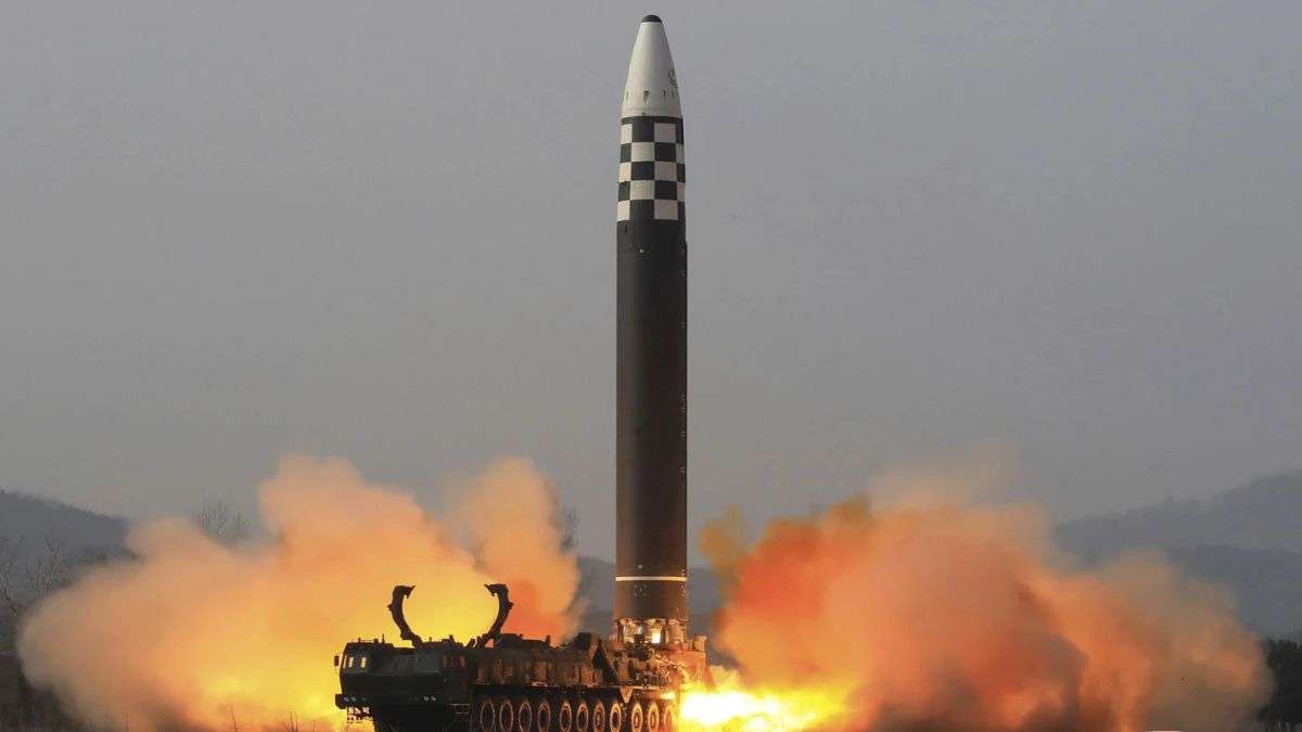 What is RS-26 Rubezh intercontinental ballistic missile or ICBM, range and can Russians really launch it?