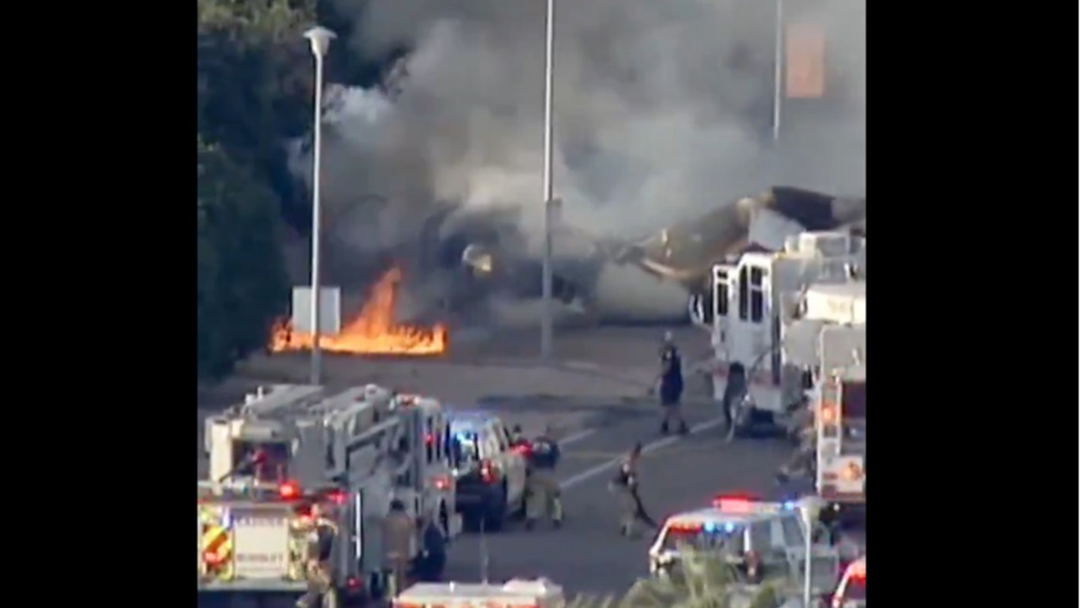 US: Business jet crashes into vehicle outside suburban Phoenix airport, five killed | VIDEO