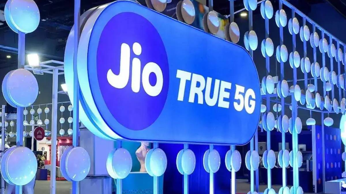 Jio's new Rs 11 recharge plan offers unlimited internet, challenges Airtel and BSNL