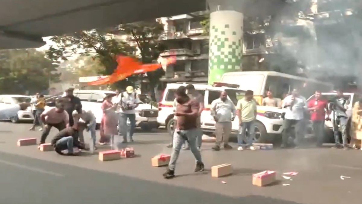 Celebrations begin outside Eknath Shinde's residence as Mahayuti crosses majority mark | WATCH