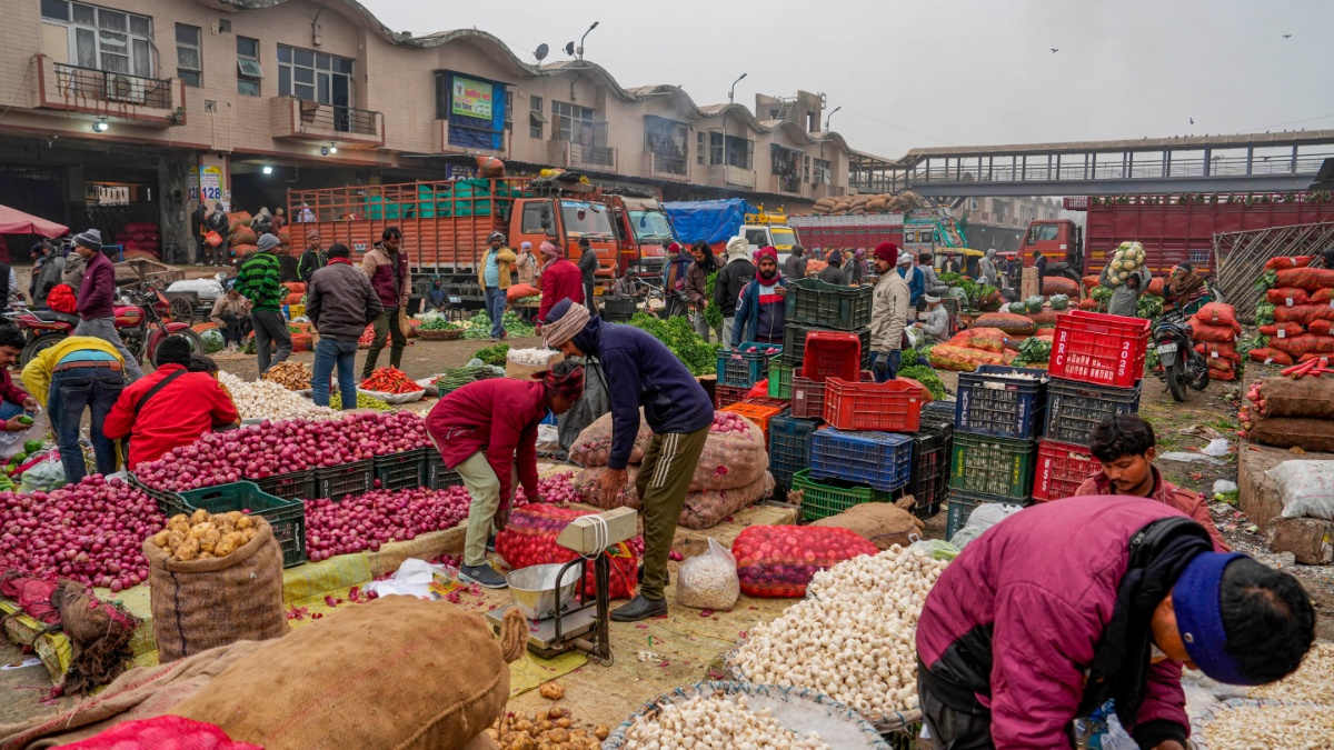 Retail inflation hits 14-month high, rises to 6.21 per cent in October