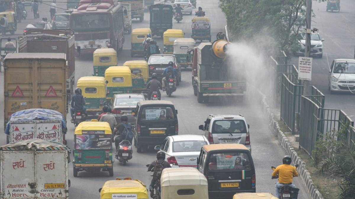 Delhi air quality alert: AQI in ‘severe’ category as smog engulfs national capital