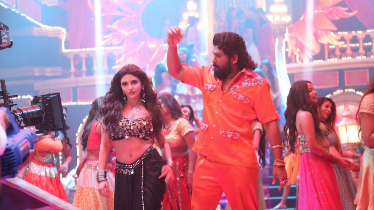 Pushpa 2: Sreeleela to feature in special peppy number, leaked picture with Allu Arjun sets internet on fire