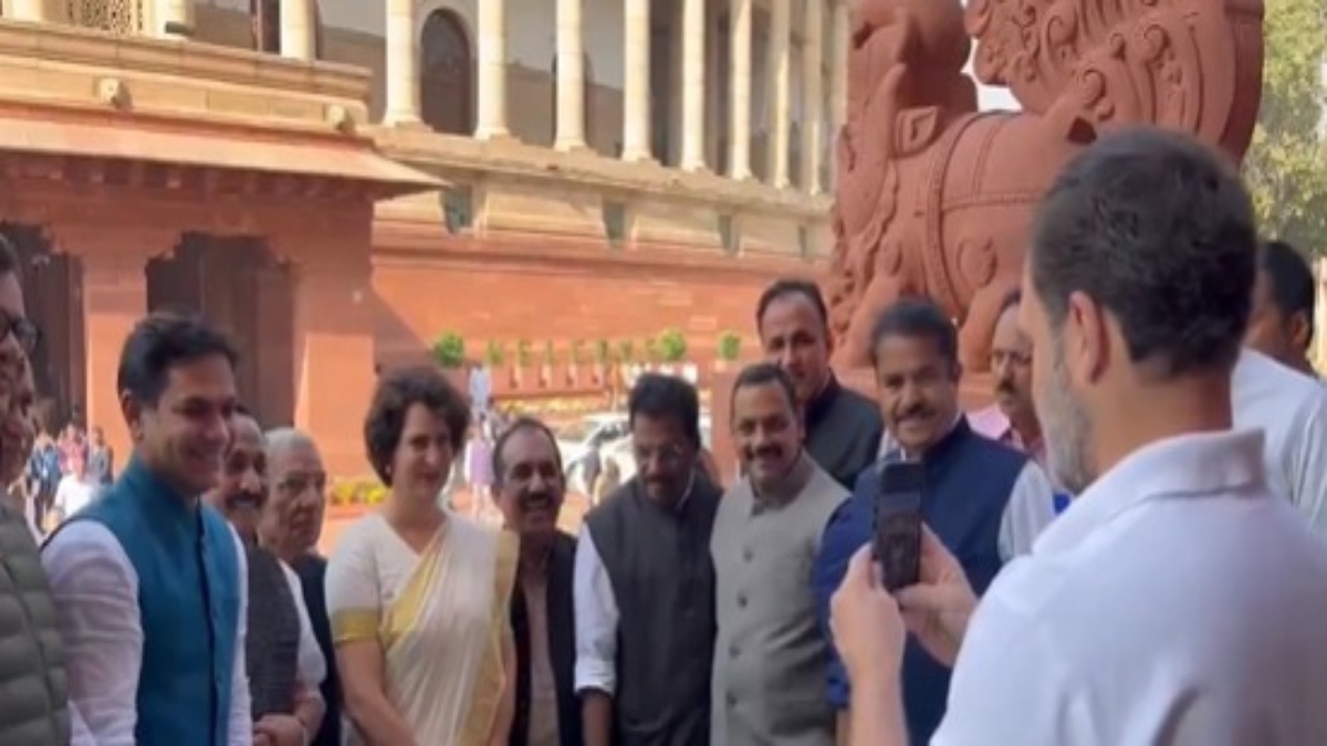 Rahul Gandhi plays proud brother as Priyanka Gandhi reaches Parliament as MP | VIDEO