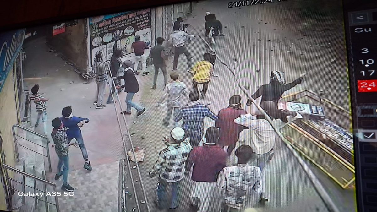 Sambhal violence: CCTV footages emerge, accused seen with pistol | VIDEO