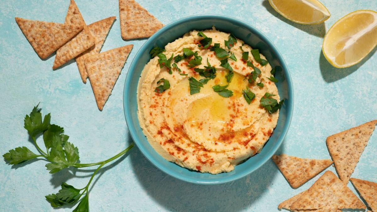 New Year 2025: 5 delicious dips to pair with appetisers for your New Year's Eve menu