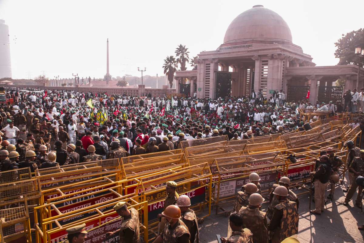 Noida: 160 protesting farmers arrested for holding sit-in at Dalit Prerna Sthal, Tikait calls panchayat