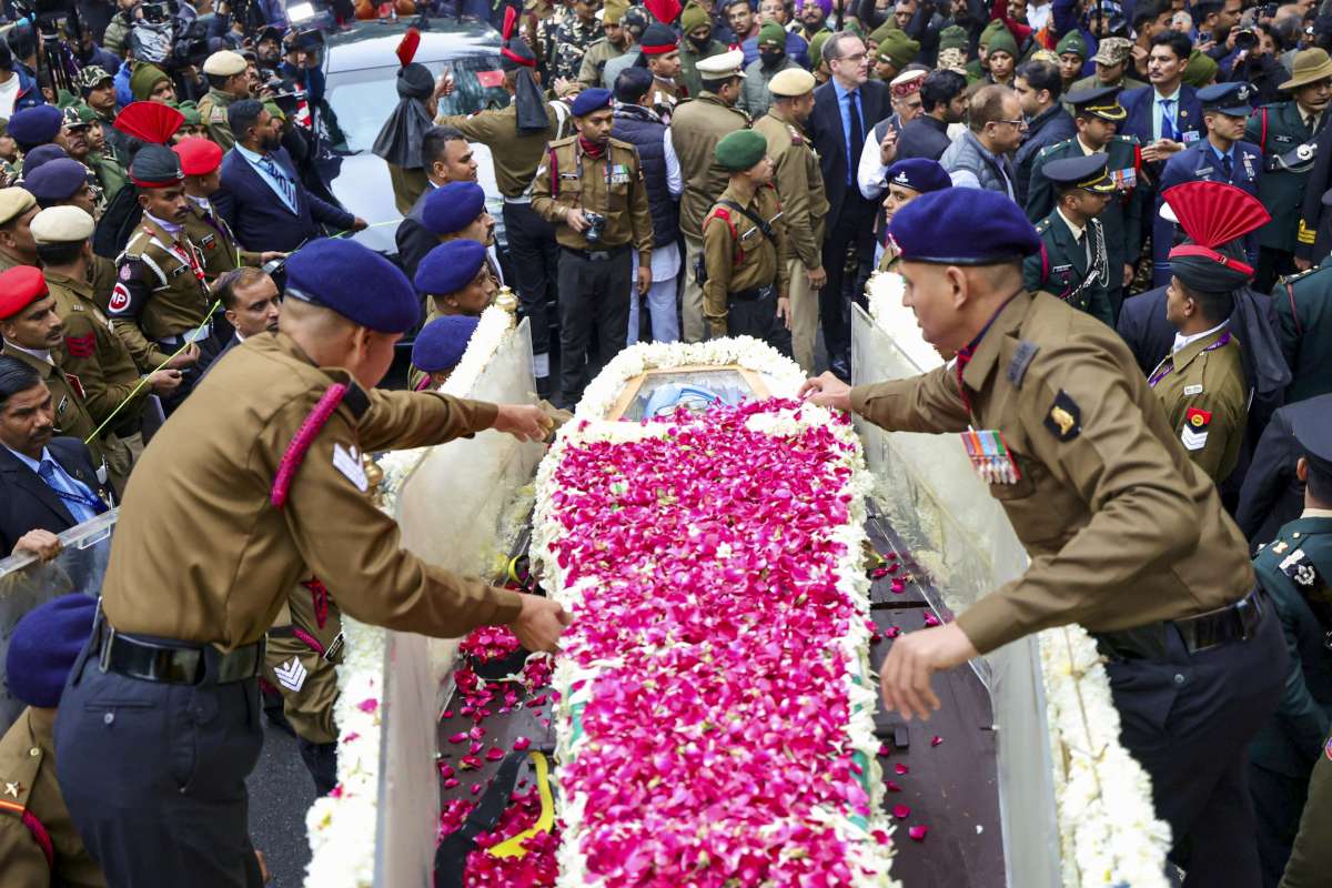 Manmohan Singh's mortal remains consigned to flames with full state honours as India bids adieu to ex-PM