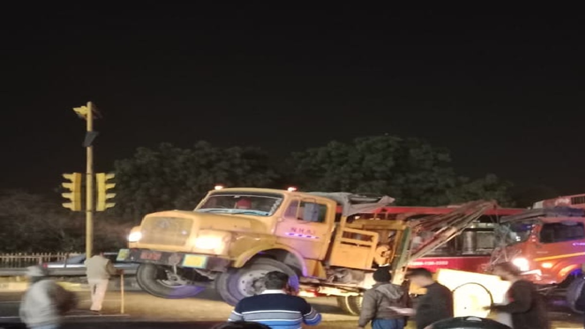 Rajasthan: 10 passengers injured in collision between bus and truck on Ajmer road | VIDEO