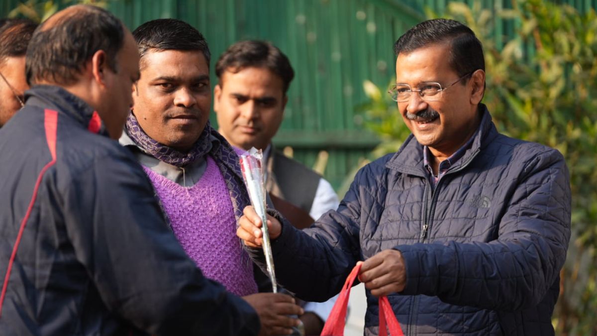 Kejriwal's 5 big promises to Delhi autowalas: 'Pucho App, financial assistance for daughter's marriage'