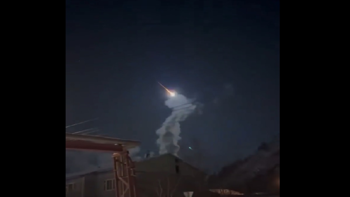 Asteroid collides with Earth, turns into fireball over Russia | WATCH