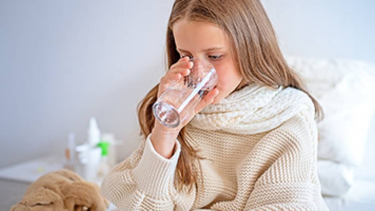 Drinking less water in winter? Be aware of THESE 5 symptoms that show lack of water in the body