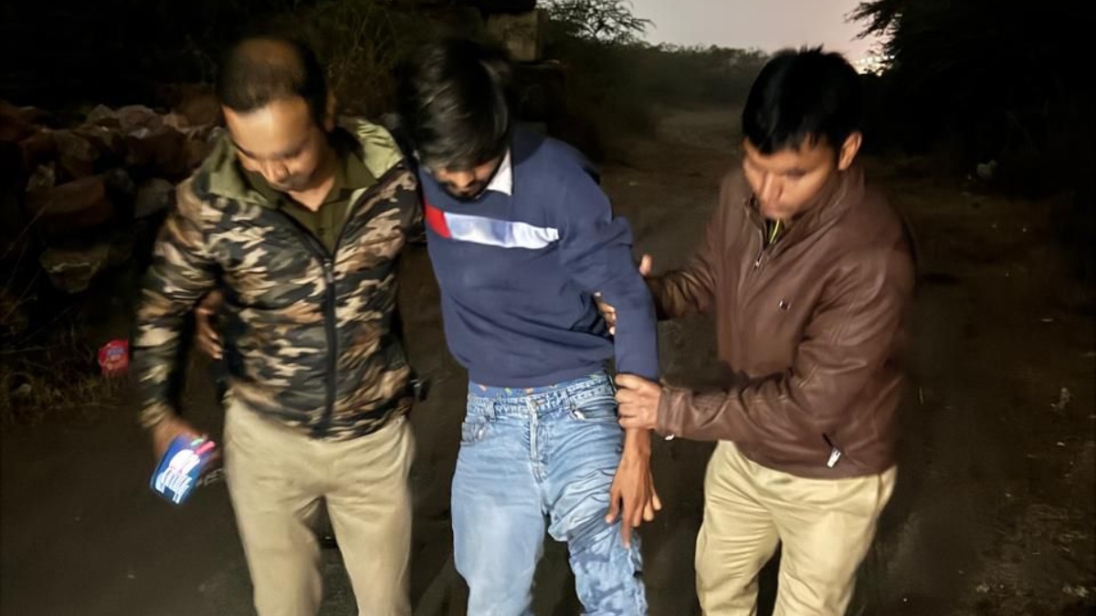 Noida Police arrests one robbery suspect in Sector 126 after encounter, search on for another