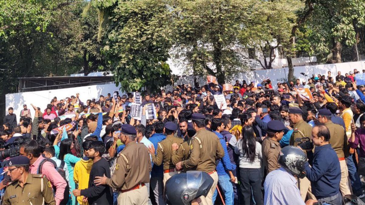 BPSC candidates protest in Patna, police resort to lathicharge to disperse agitators