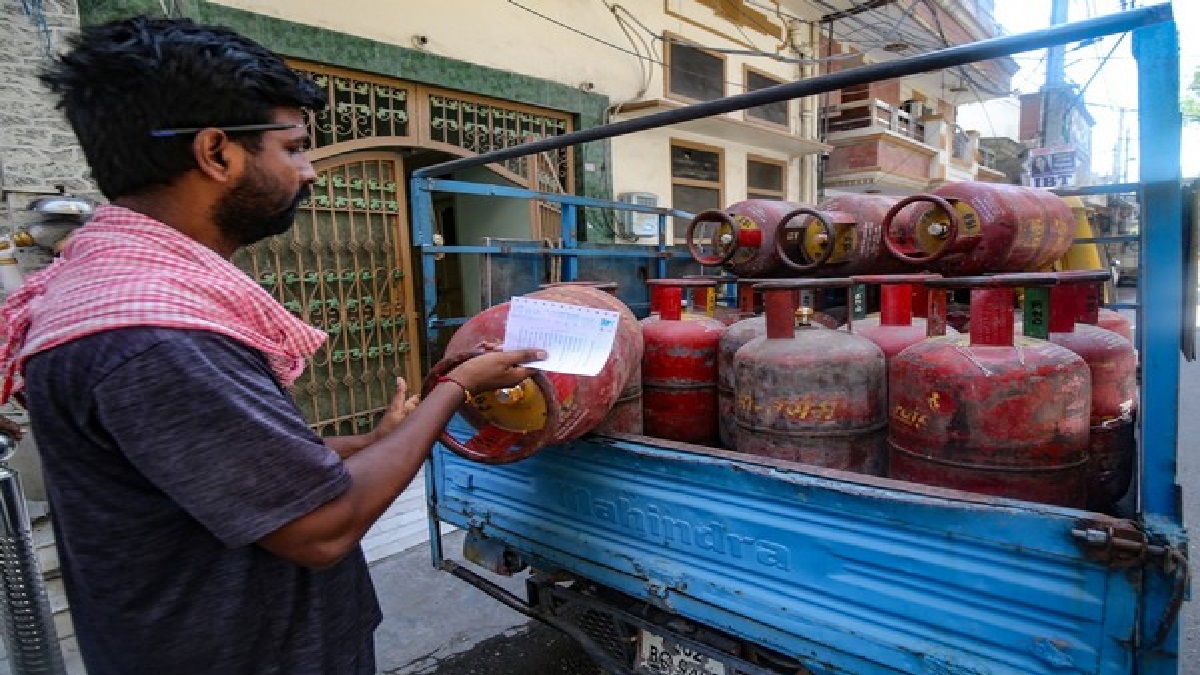 Commercial LPG cylinder prices increased by Rs 16.5, see what decided for domestic refills