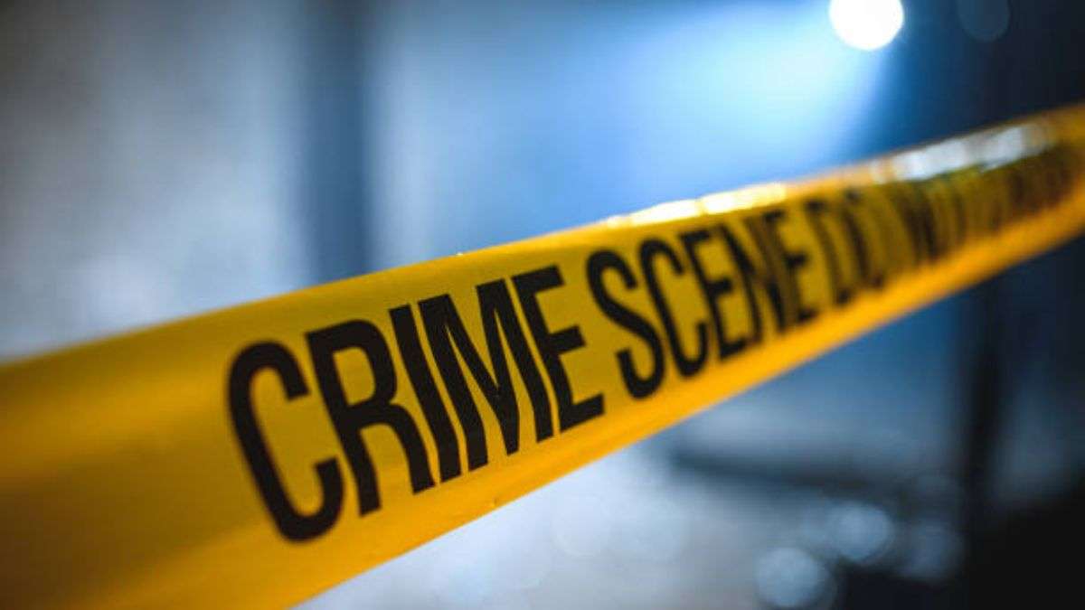 Delhi: Man finds wife cheating with another person, beats him to death