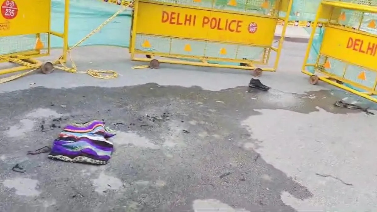 Delhi: Man sets himself on fire near Parliament, two-page suicide note found