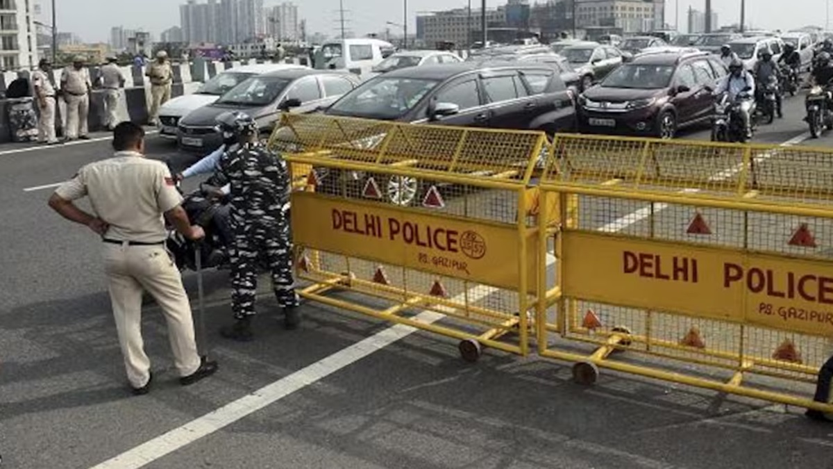 Attention commuters: Checkpoints set up in Delhi as vehicle checks intensified under GRAP restrictions