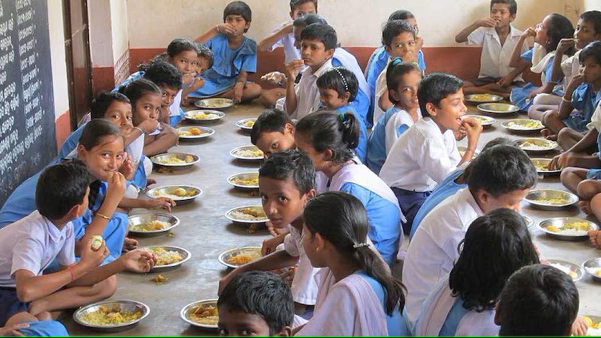 Chhattisgarh: 8-year-old girl dies, 34 children fall ill due to suspected food poisoning at school in Bijapur