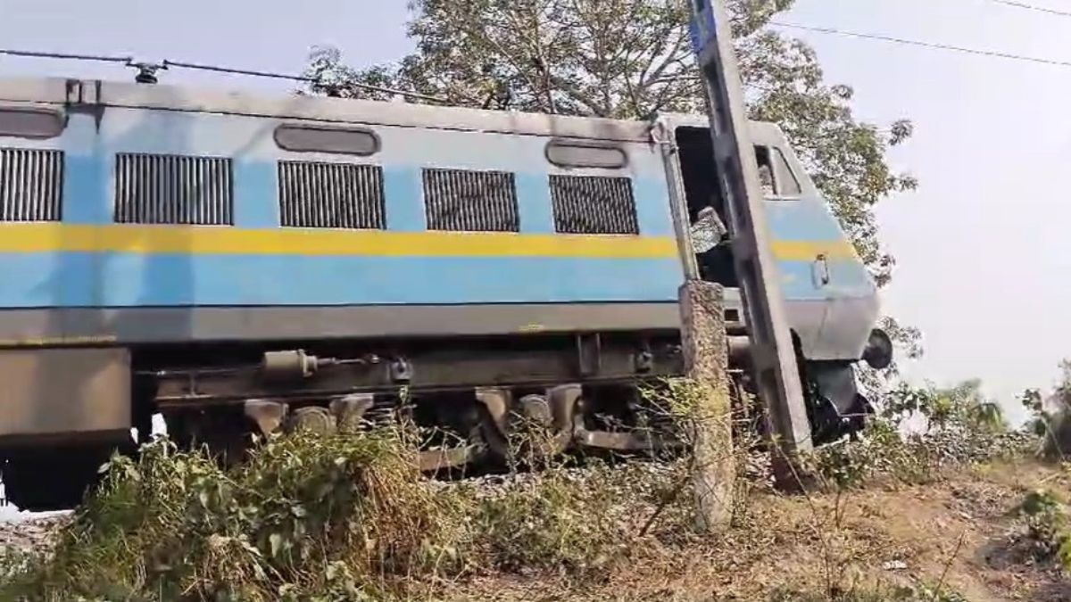 Garib Rath Express narrowly escapes major accident after engine separates from coaches