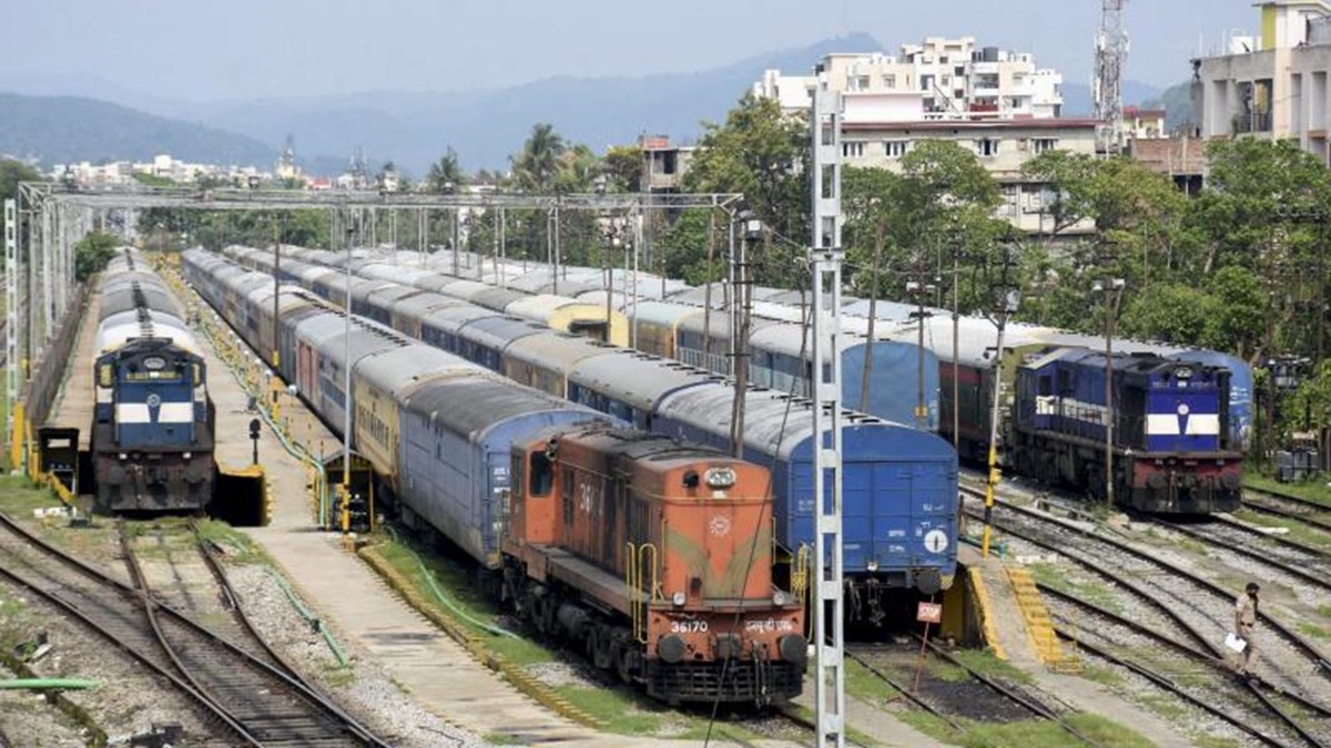 Assam bomb scare: Guwahati railway station, Gauhati University receive bomb threats call