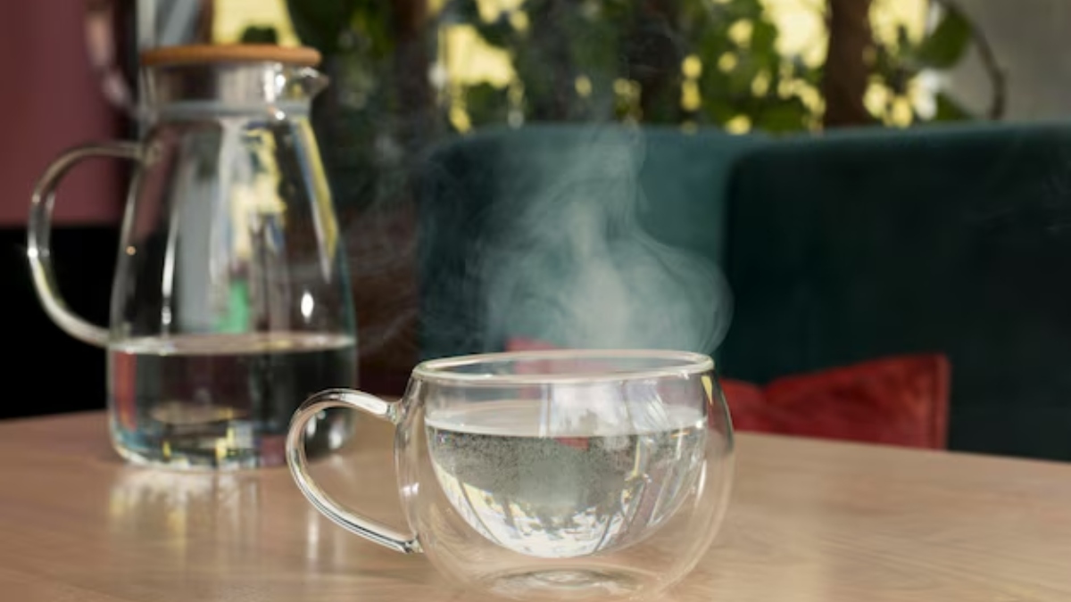 5 benefits of drinking hot water on an empty stomach in winter