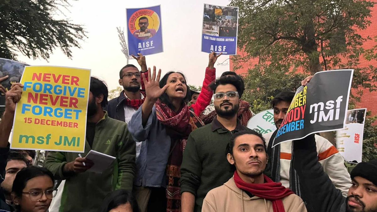 Jamia students allege police lathi charged during CAA protests, claim students severely injured