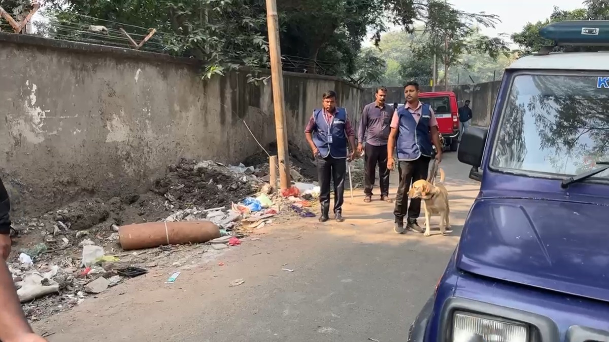 Kolkata: Severed head found in garbage dump; murder probe launched.