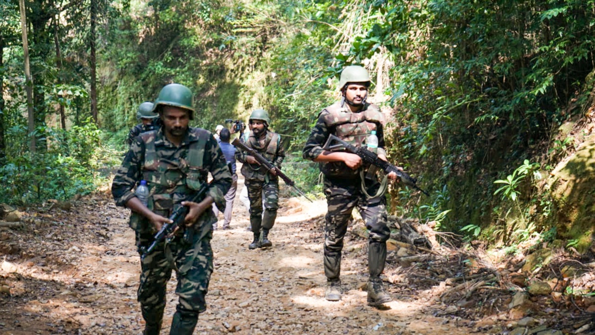 Chhattisgarh: Encounter underway between security forces, naxals at Narayanpur-Dantewada Border