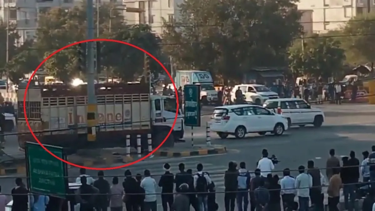 VIDEO: Major security lapse as gas cylinder truck enters Vice President Jagdeep Dhankhar’s convoy