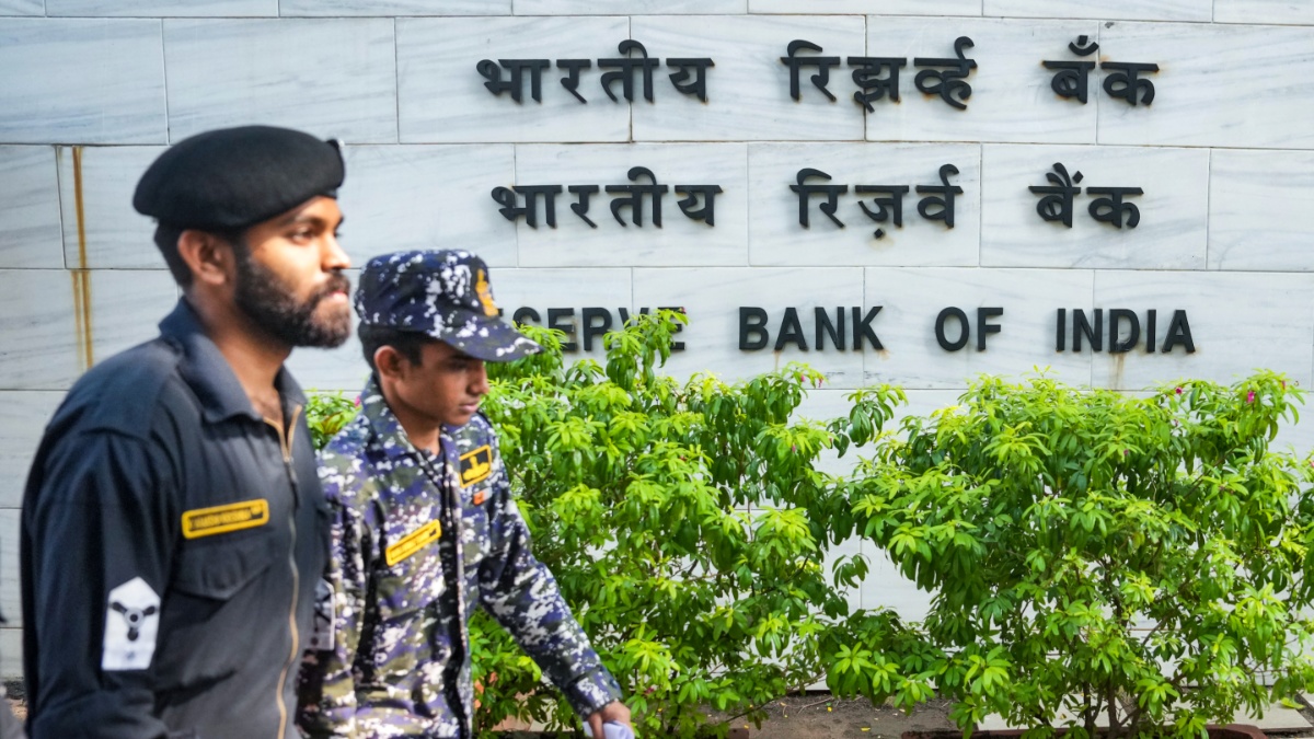 Reserve Bank of India gets 'bomb threat' email, police begin investigation – India TV