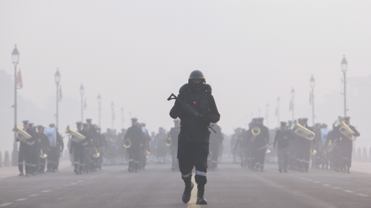 IMD weather update: Delhi shivers at 5 degree celsius, dense fog, GRAP Stage IV in effect