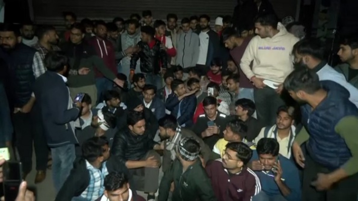 Protest erupts after students faint due to gas leak in coaching centre in Jaipur, SDM assures investigation