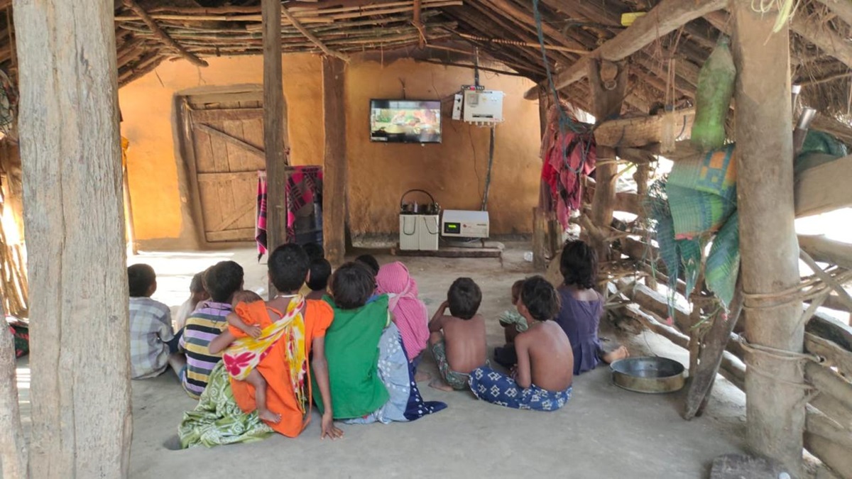 Chhattisgarh's Puvarti village gets access to television for first time after Independence | Watch