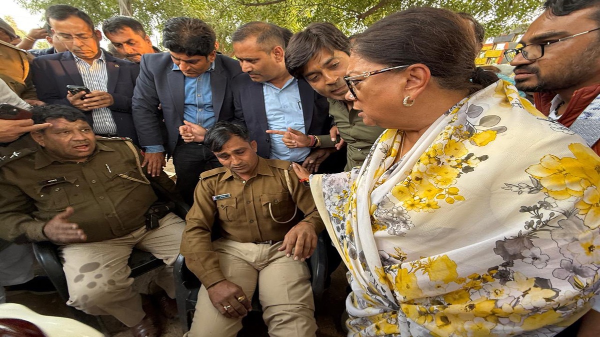 Rajasthan Police vehicle overturns in Vasundhara Raje's convoy, cops sustain injuries