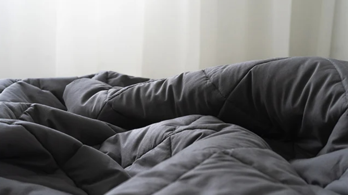 What is weighted blanket? Know how it helps to get good night sleep during winter